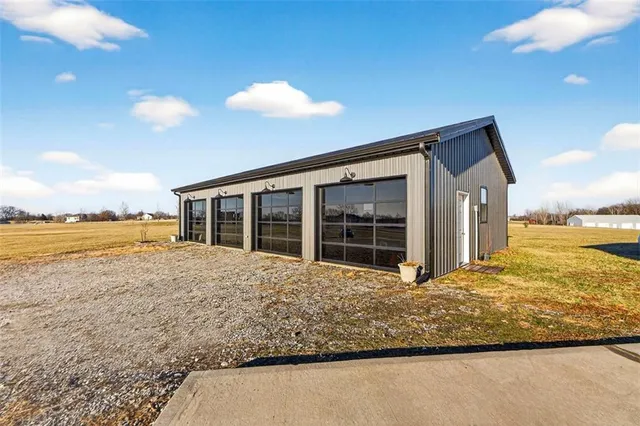 $669,000 | 5199 Southeast Fox Run Road, Lathrop, MO 64465