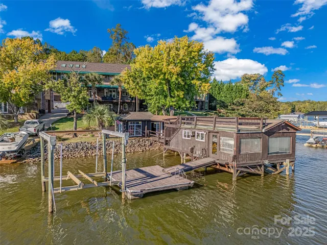 a view of a house with a garage
