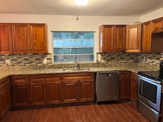 $2,000 | 112 Crescent Boulevard, Sanford, FL 32771