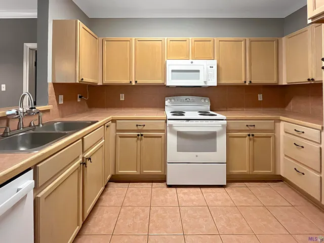 $169,900 | 710 East Boyd Drive, Unit 1306, Baton Rouge, LA 70808