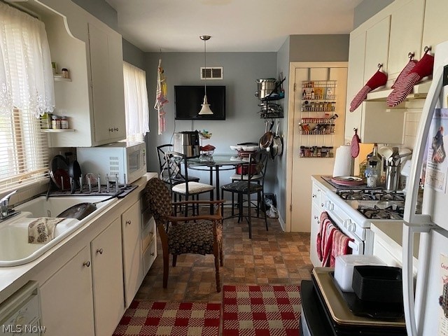4614 College Road South Euclid, OH 44121 - Photo 14 of 34 Kitchen