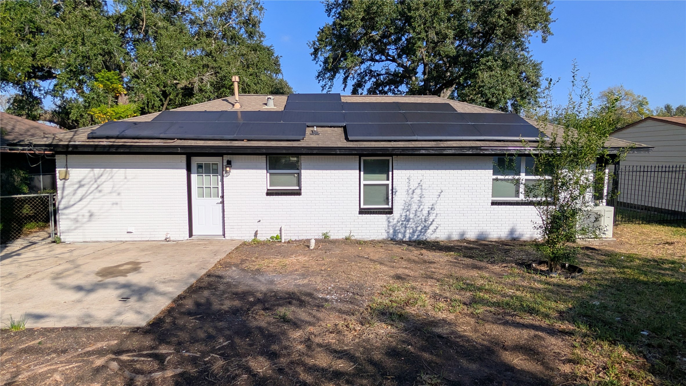 4122 Botany Lane Houston, TX 77047 - Photo 20 of 24 a house with yard in front of it