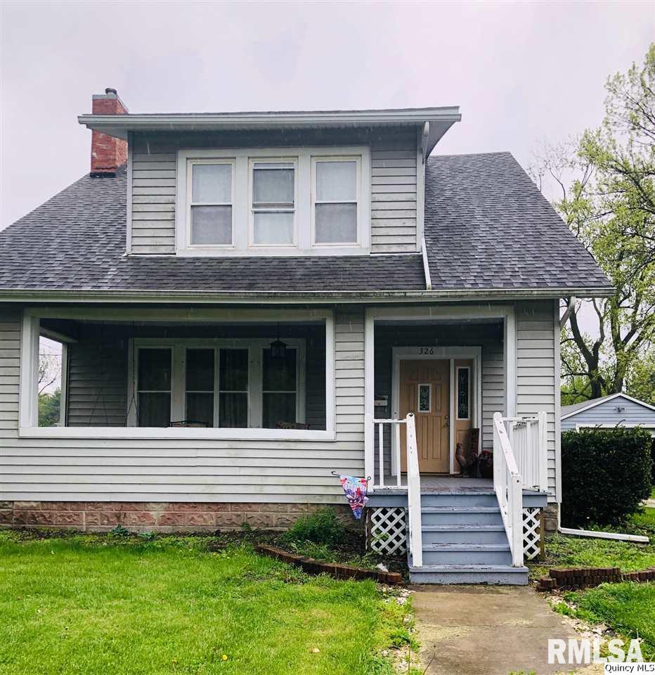 326 Locust Street Carthage, IL 62321 - Photo 1 of 13