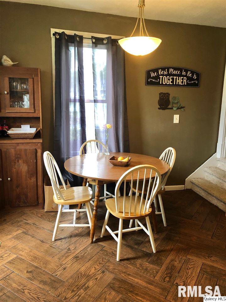 326 Locust Street Carthage, IL 62321 - Photo 5 of 13