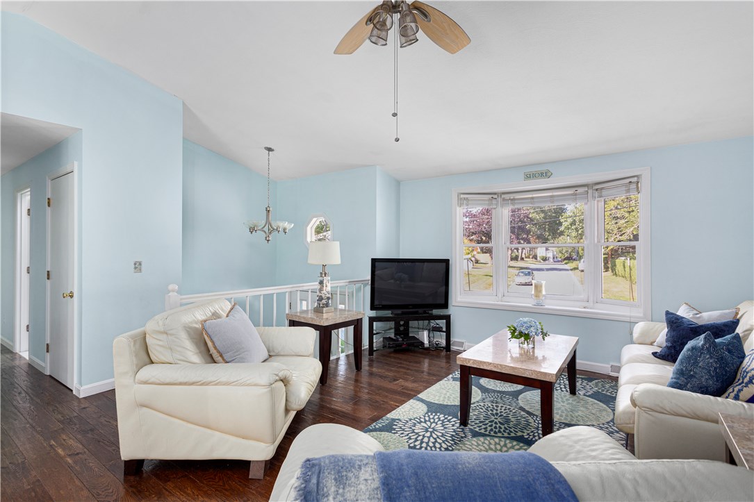 100 Kingstown Road Narragansett, RI 02882 - Photo 4 of 37 Gallery Image 4