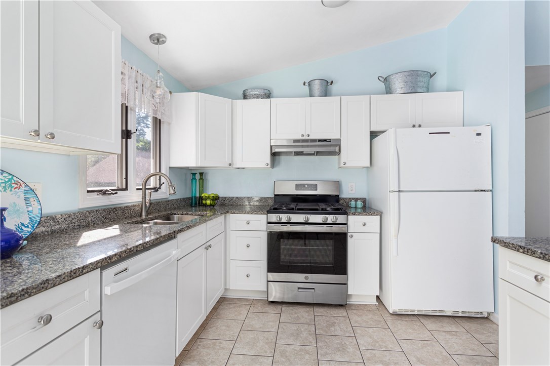 100 Kingstown Road Narragansett, RI 02882 - Photo 9 of 37 Gallery Image 9
