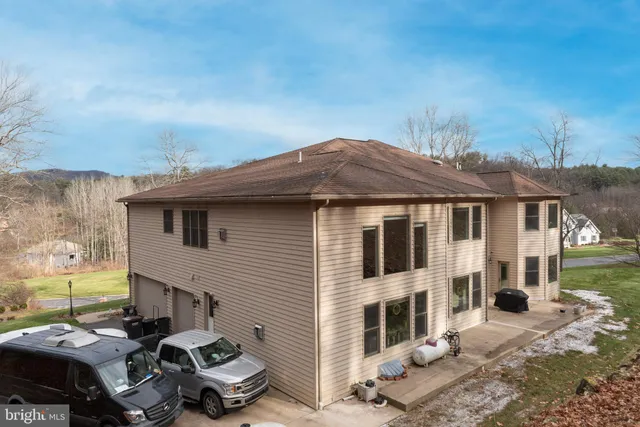 $1,995,000 | 171 Manhasset Drive, Port Matilda, PA 16870