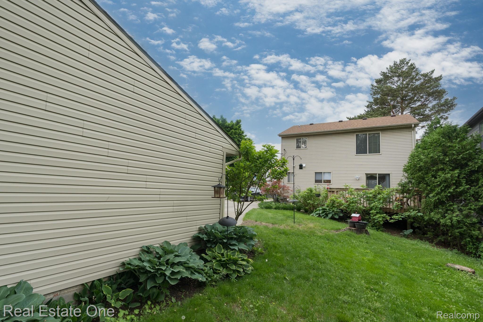 746 Elizabeth Street Rochester, MI 48307 - Photo 22 of 26 746 Elizabeth MLS-W033.jpg