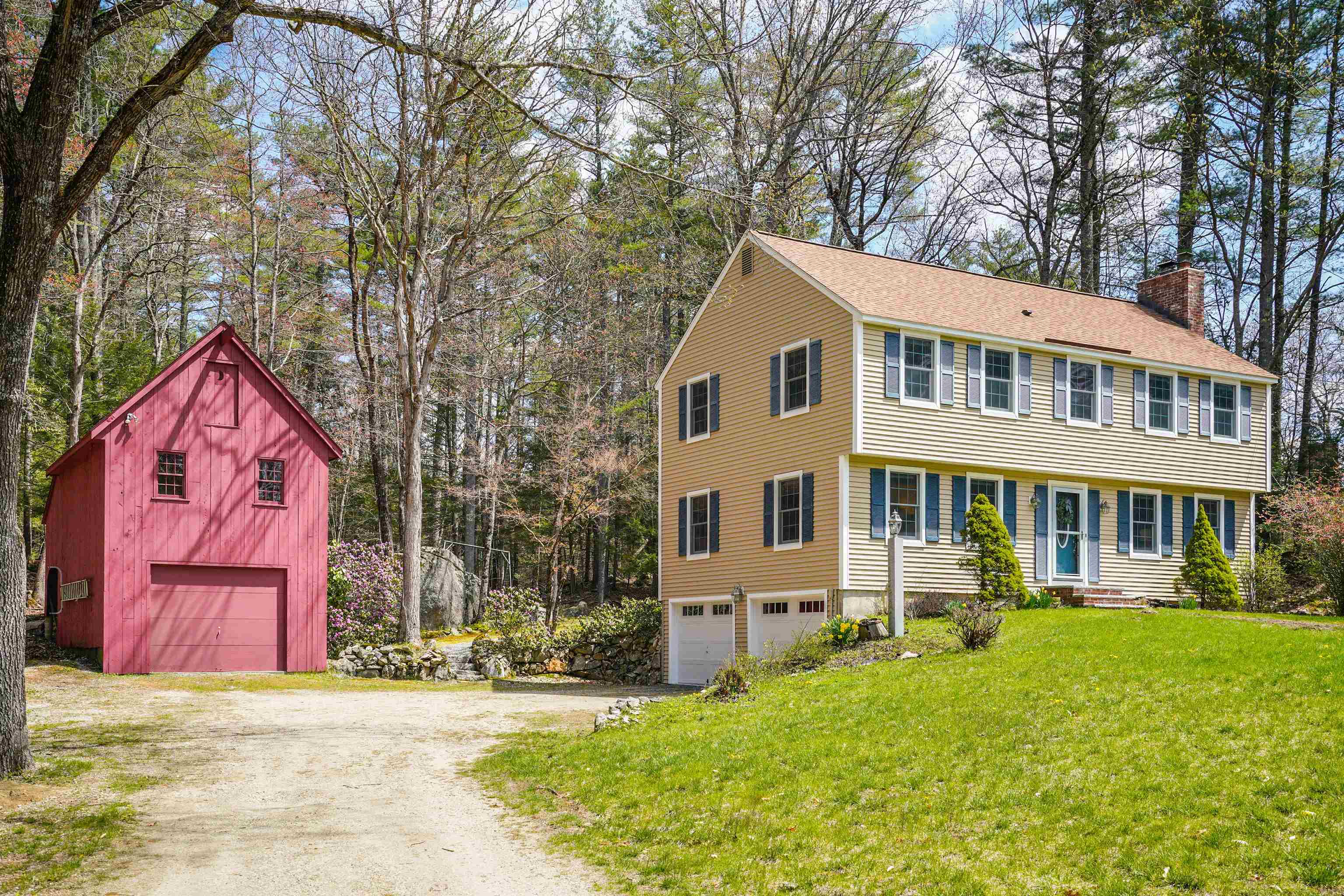 11 Brook Road Amherst, NH 03031 - Photo 2 of 37