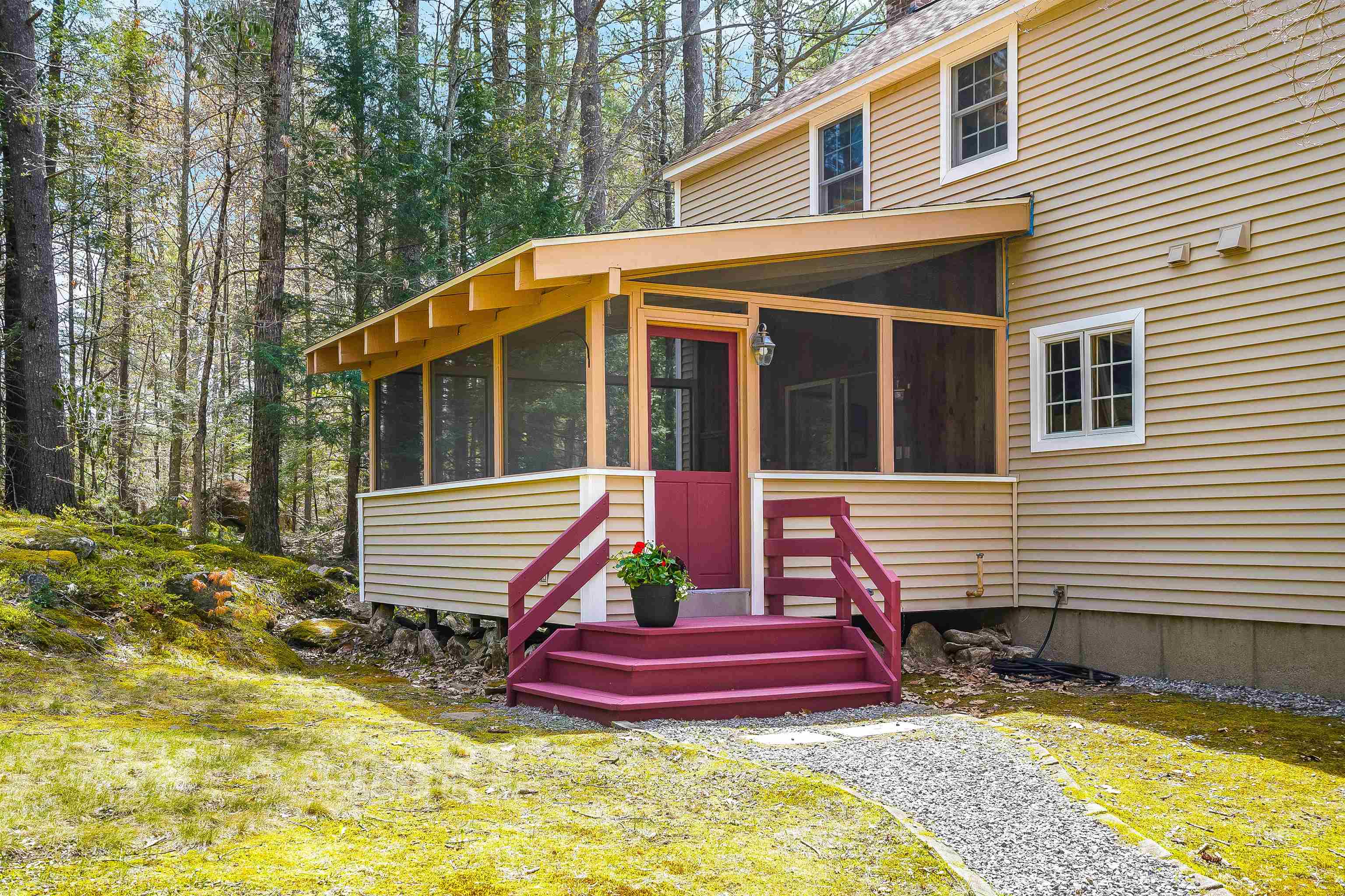 11 Brook Road Amherst, NH 03031 - Photo 3 of 37