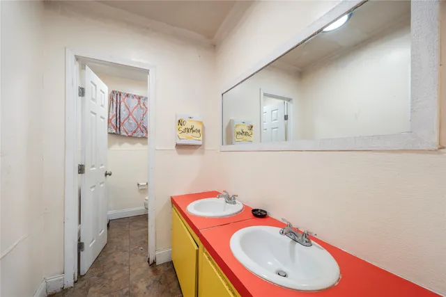 $820,000 | 9210 Ashville Drive, Houston, TX 77051