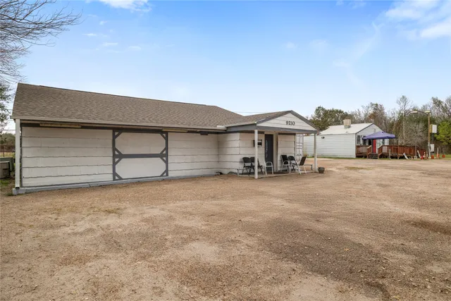 $820,000 | 9210 Ashville Drive, Houston, TX 77051