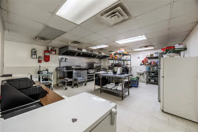 $820,000 | 9210 Ashville Drive, Houston, TX 77051