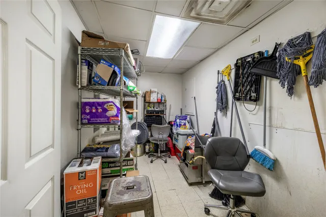 $820,000 | 9210 Ashville Drive, Houston, TX 77051