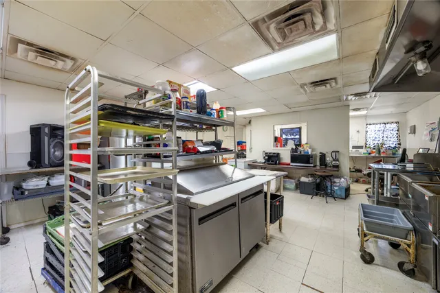 $820,000 | 9210 Ashville Drive, Houston, TX 77051