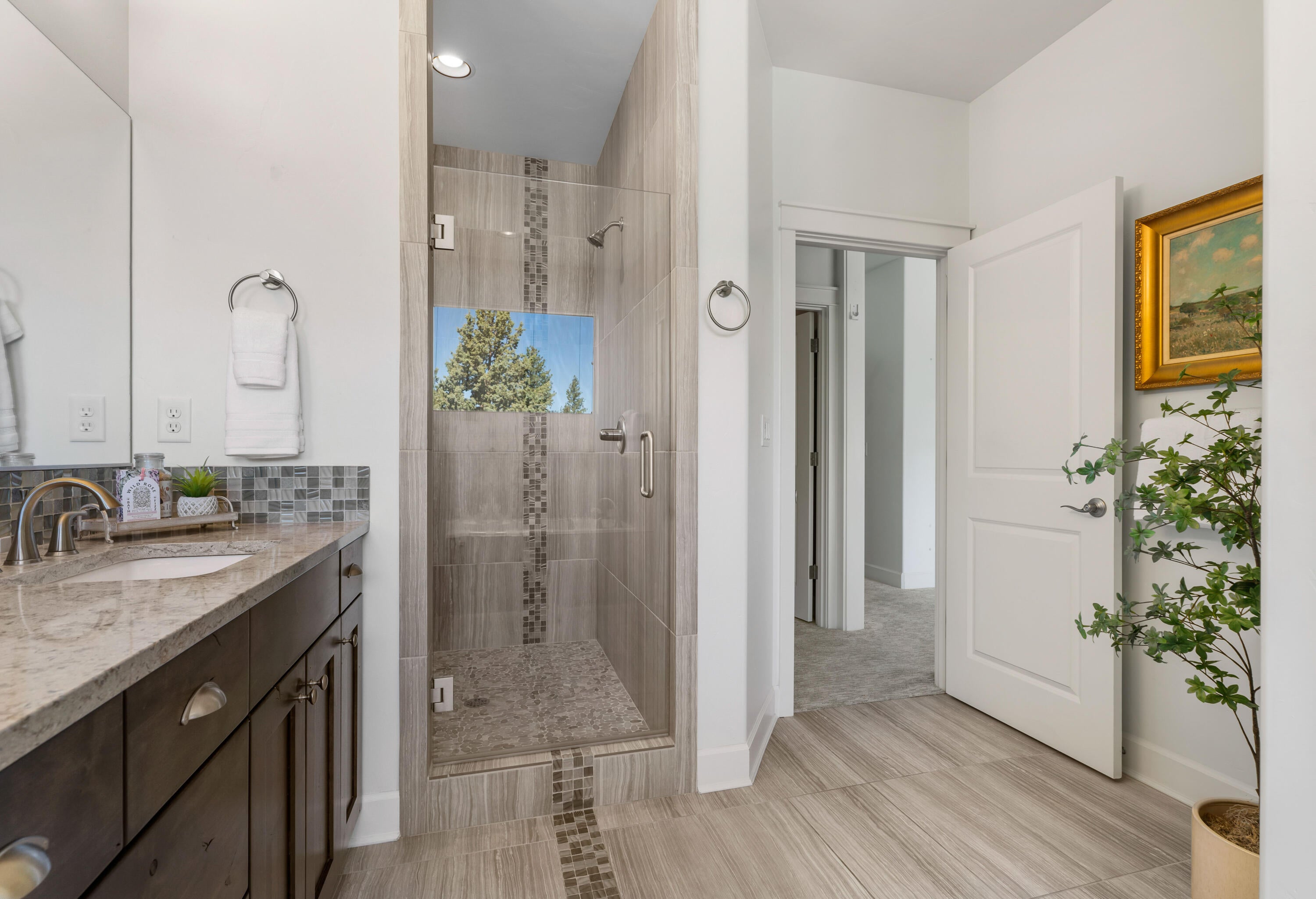 20182 Stonegate Drive Bend, OR 97702 - Photo 27 of 50 22-Bathroom