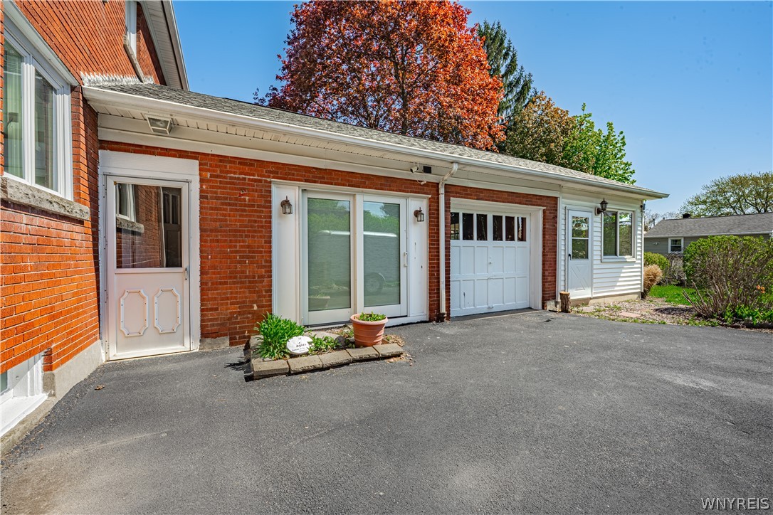 4831 Lewiston Road Niagara Falls, NY 14305 - Photo 5 of 46