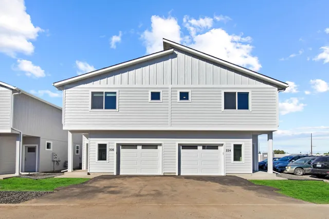 $640,000 | 211 North Woodlawn Lane, Spokane Valley, WA 99216