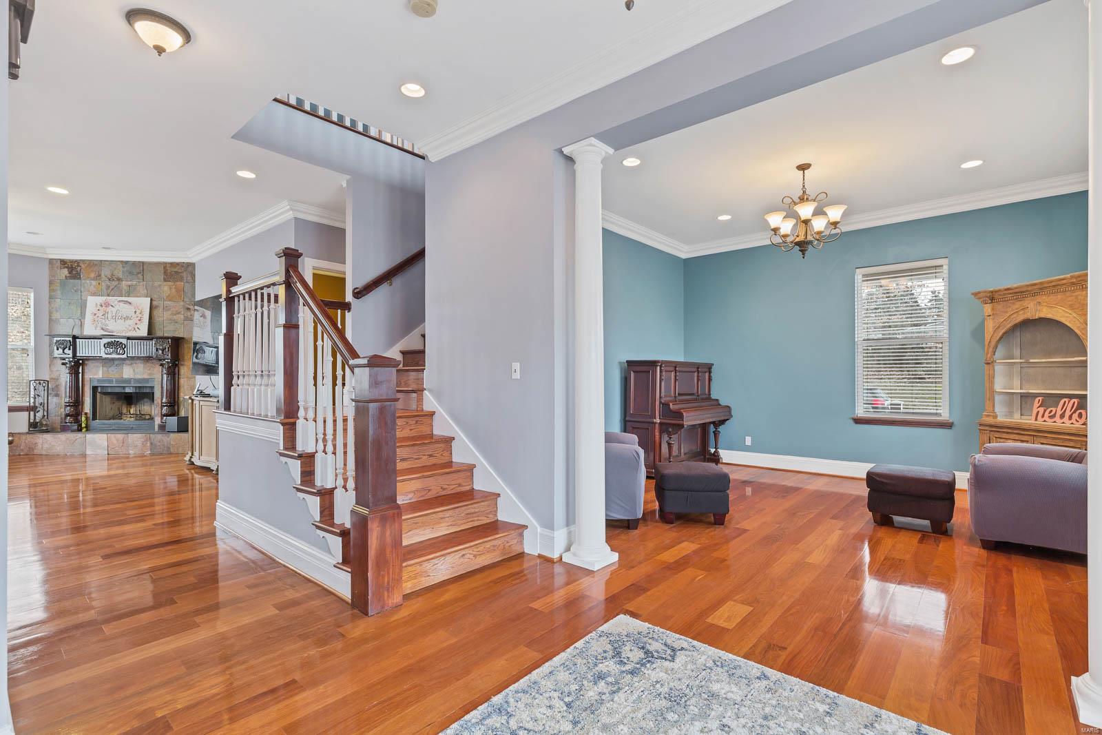 5467 Ringer Road St. Louis, MO 63129 - Photo 3 of 70 Gallery Image 3