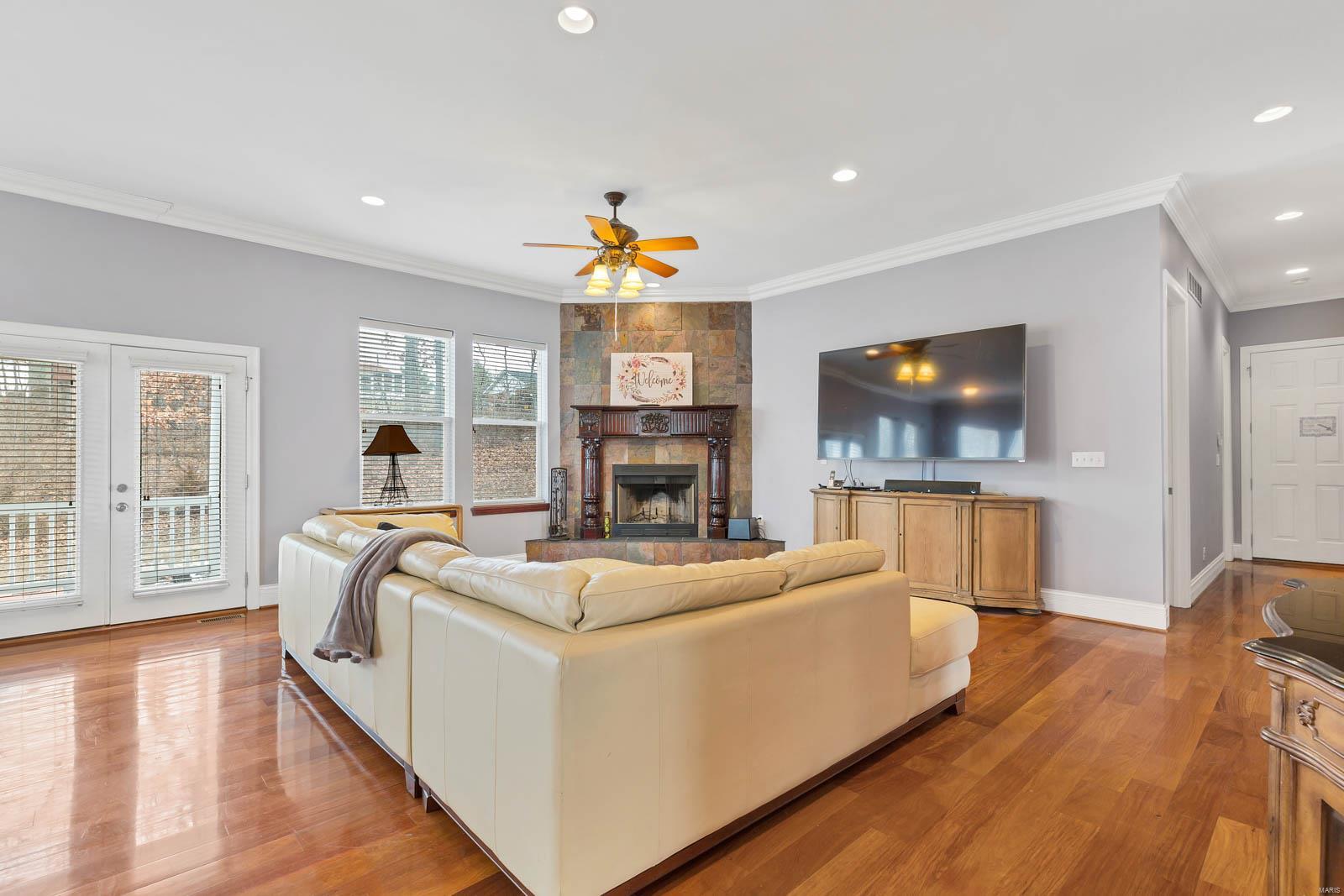 5467 Ringer Road St. Louis, MO 63129 - Photo 8 of 70 Gallery Image 8