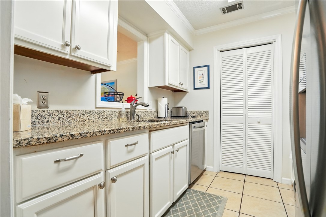 222 Walmar Grove St. Simons Island, GA 31522 - Photo 12 of 25