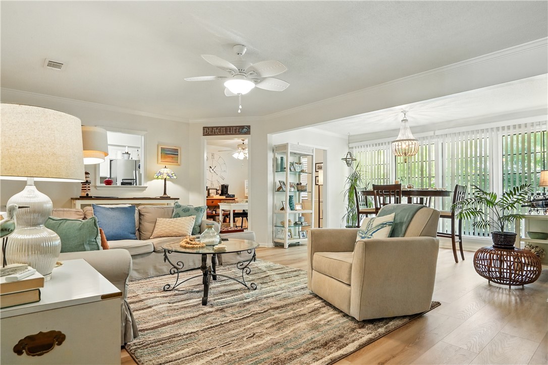 222 Walmar Grove St. Simons Island, GA 31522 - Photo 4 of 25