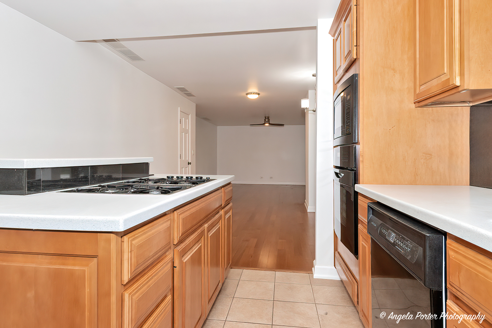 7 Manor Road Lake Zurich, IL 60047 - Photo 12 of 27 a kitchen with a stove and a refrigerator