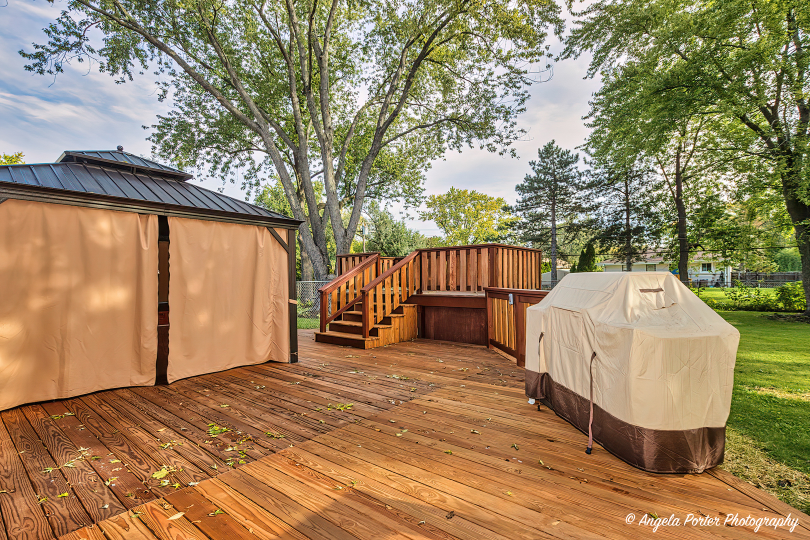 7 Manor Road Lake Zurich, IL 60047 - Photo 21 of 27 a view of a sink and bench in the patio