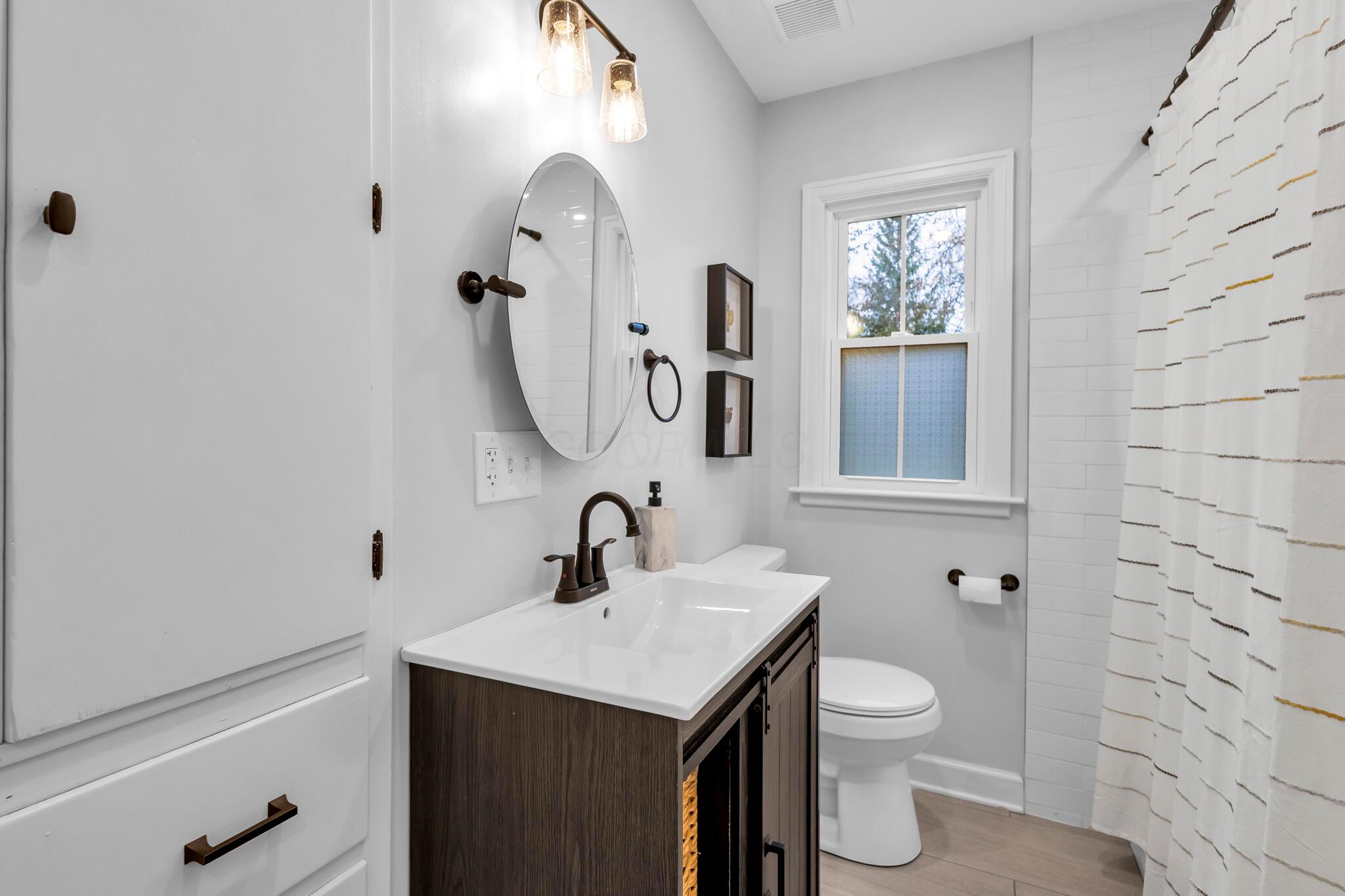 470 West Johnstown Road Gahanna, OH 43230 - Photo 15 of 34 First floor full bath