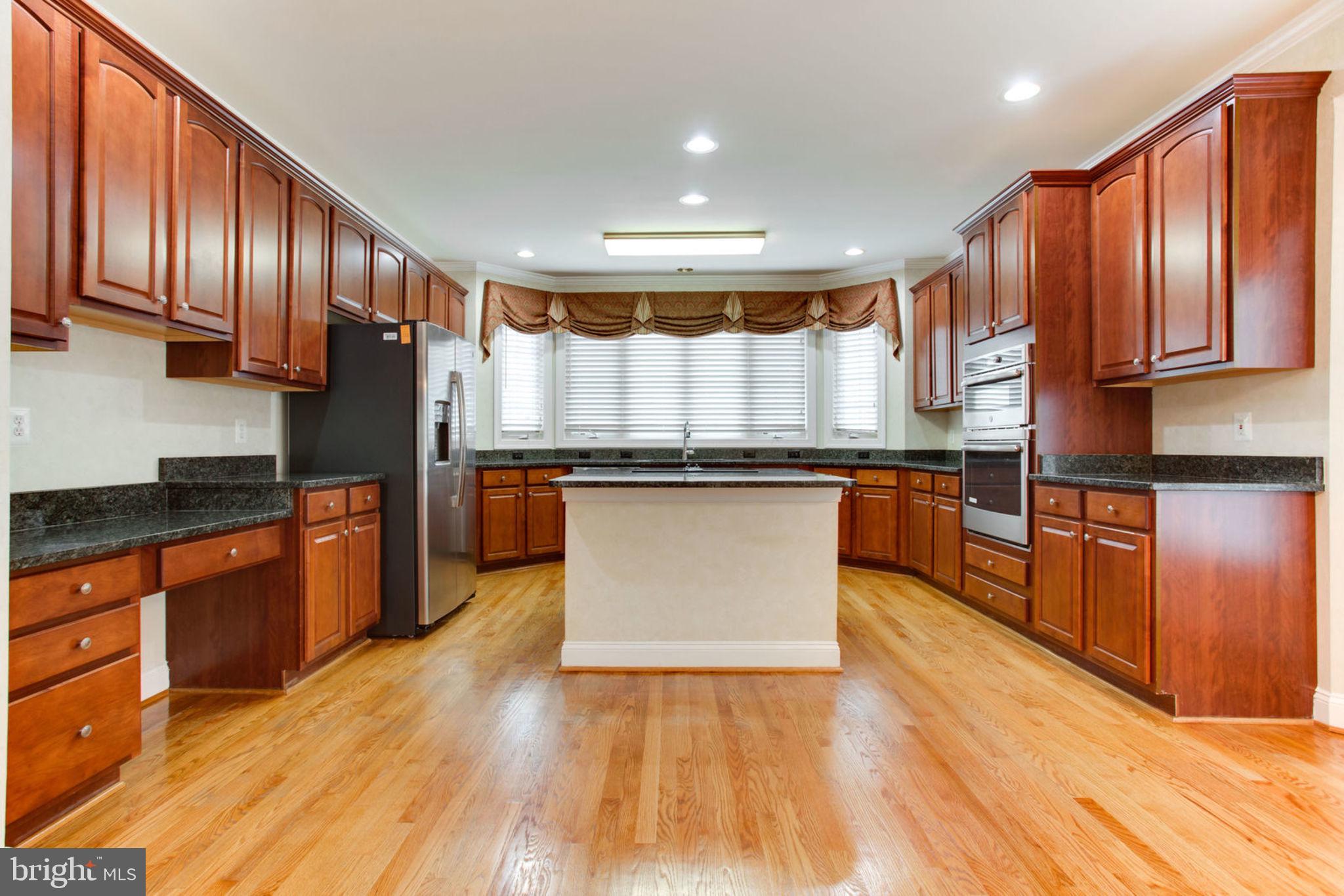 11520 Summit Ridge Court Manassas, VA 20112 - Photo 3 of 72 Gallery Image 3