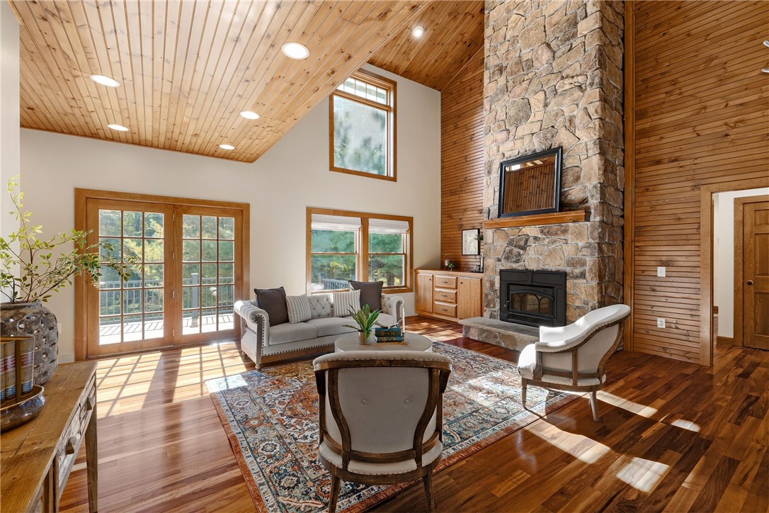900 S Road East Greenwich, RI 02818 - Photo 13 of 49 Great Room