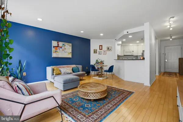 $399,000 | 1312 Massachusetts Avenue Northwest, Unit 406, Washington, DC 20005