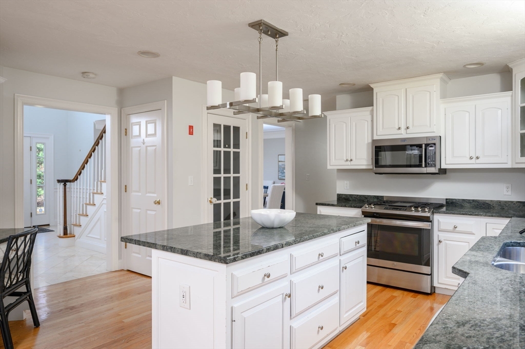17 Roxanne Road Pembroke, MA 02359 - Photo 11 of 41 Gallery Image 11