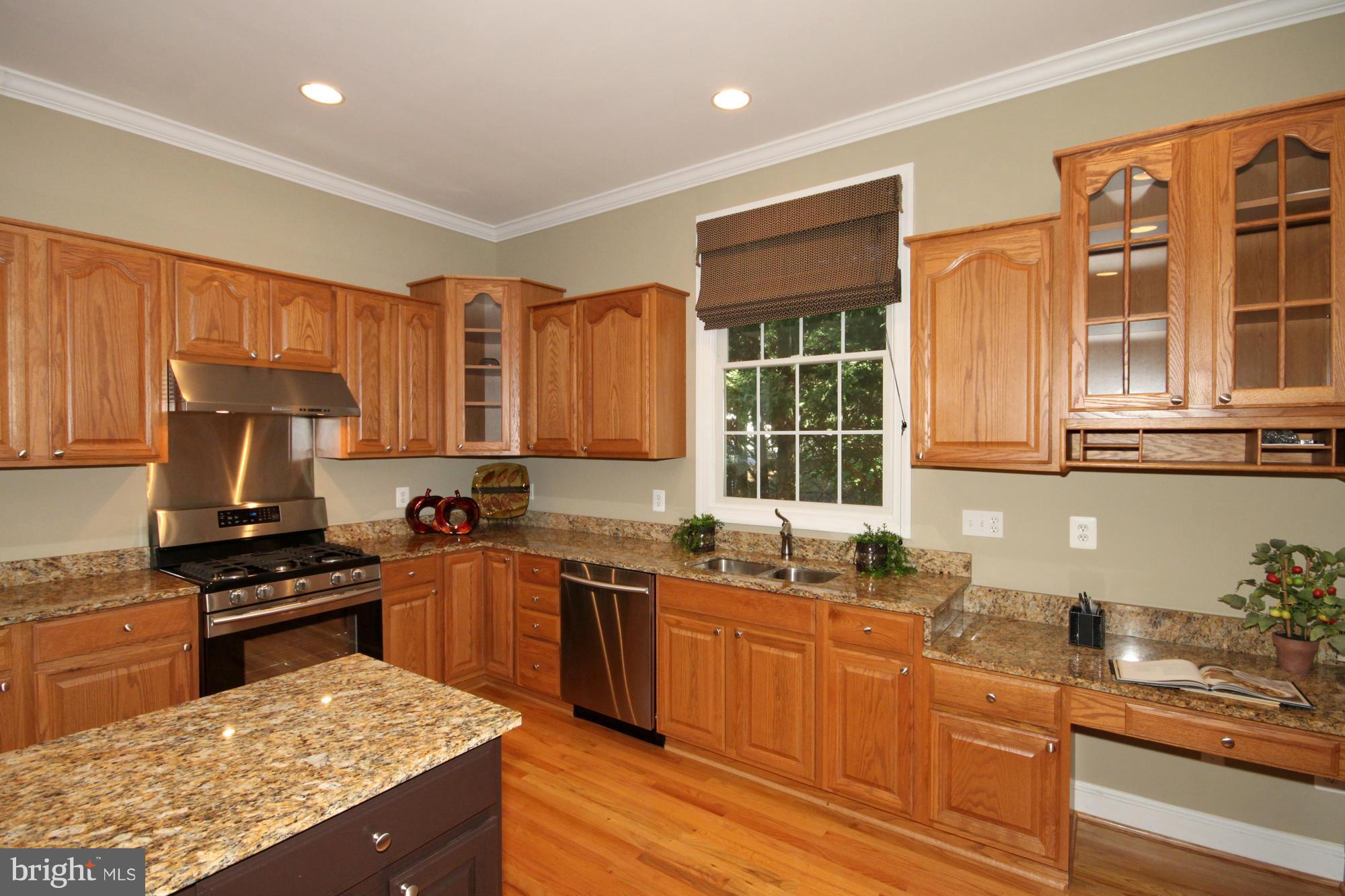 4048 Hunt Road Fairfax, VA 22032 - Photo 12 of 30 Kitchen