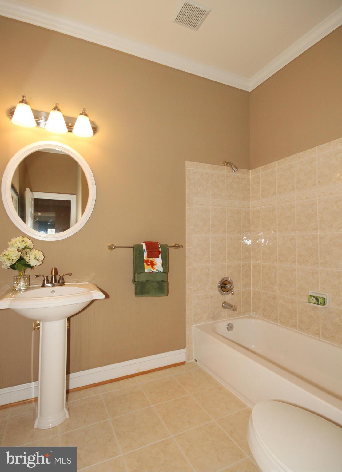4048 Hunt Road Fairfax, VA 22032 - Photo 14 of 30 Bath