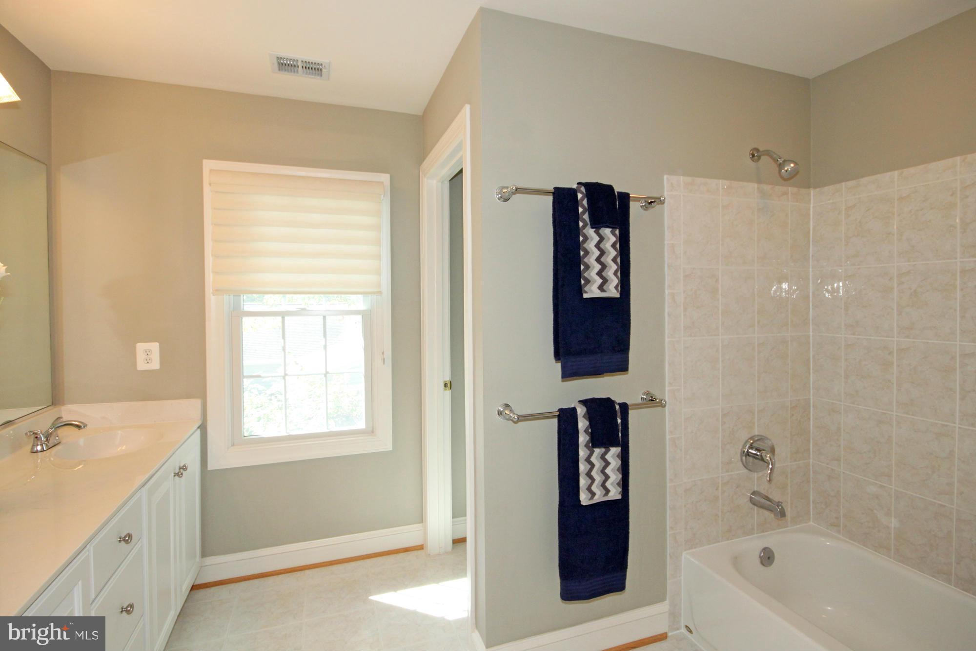 4048 Hunt Road Fairfax, VA 22032 - Photo 21 of 30 Bath