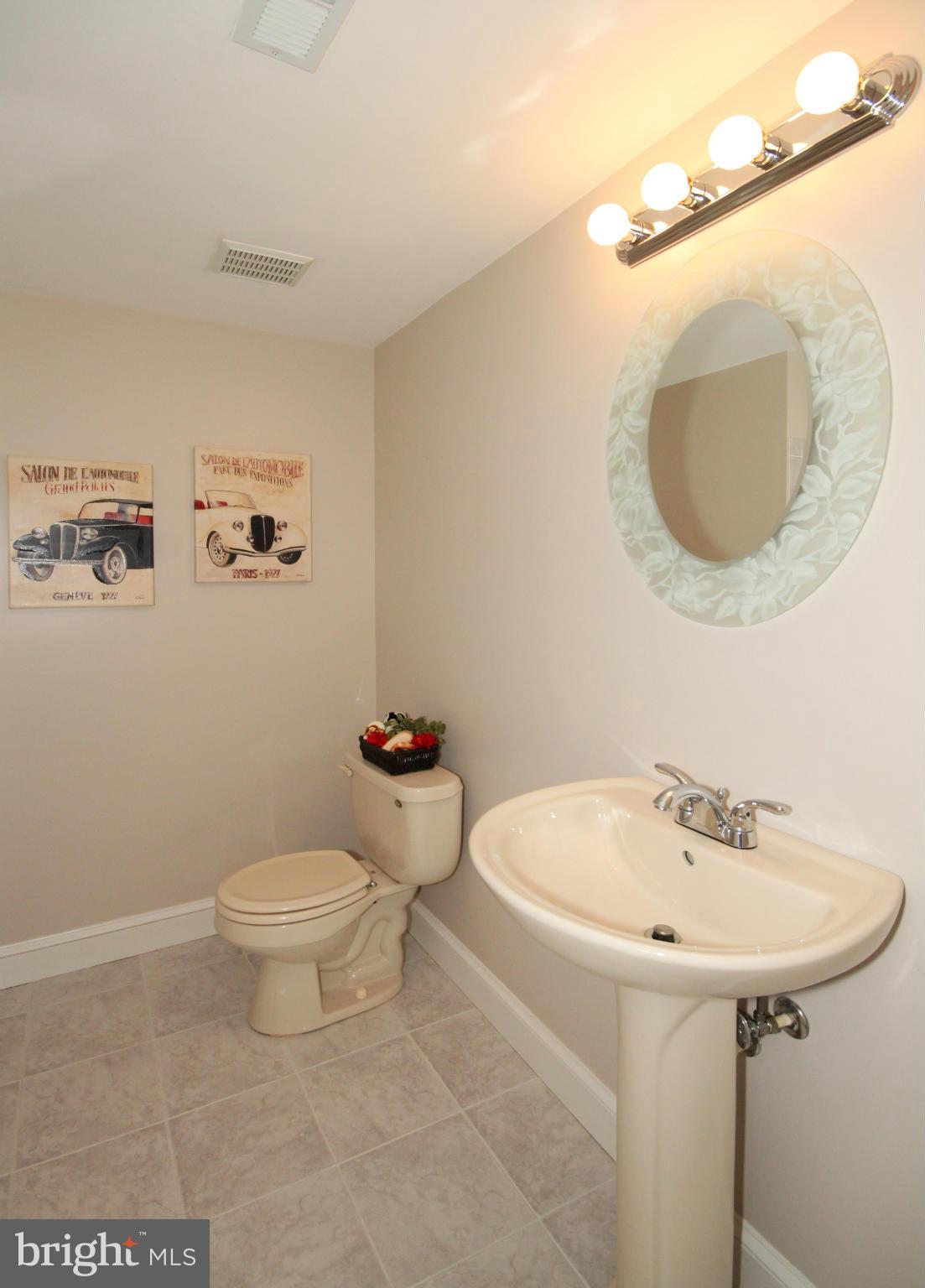 4048 Hunt Road Fairfax, VA 22032 - Photo 23 of 30 Bath
