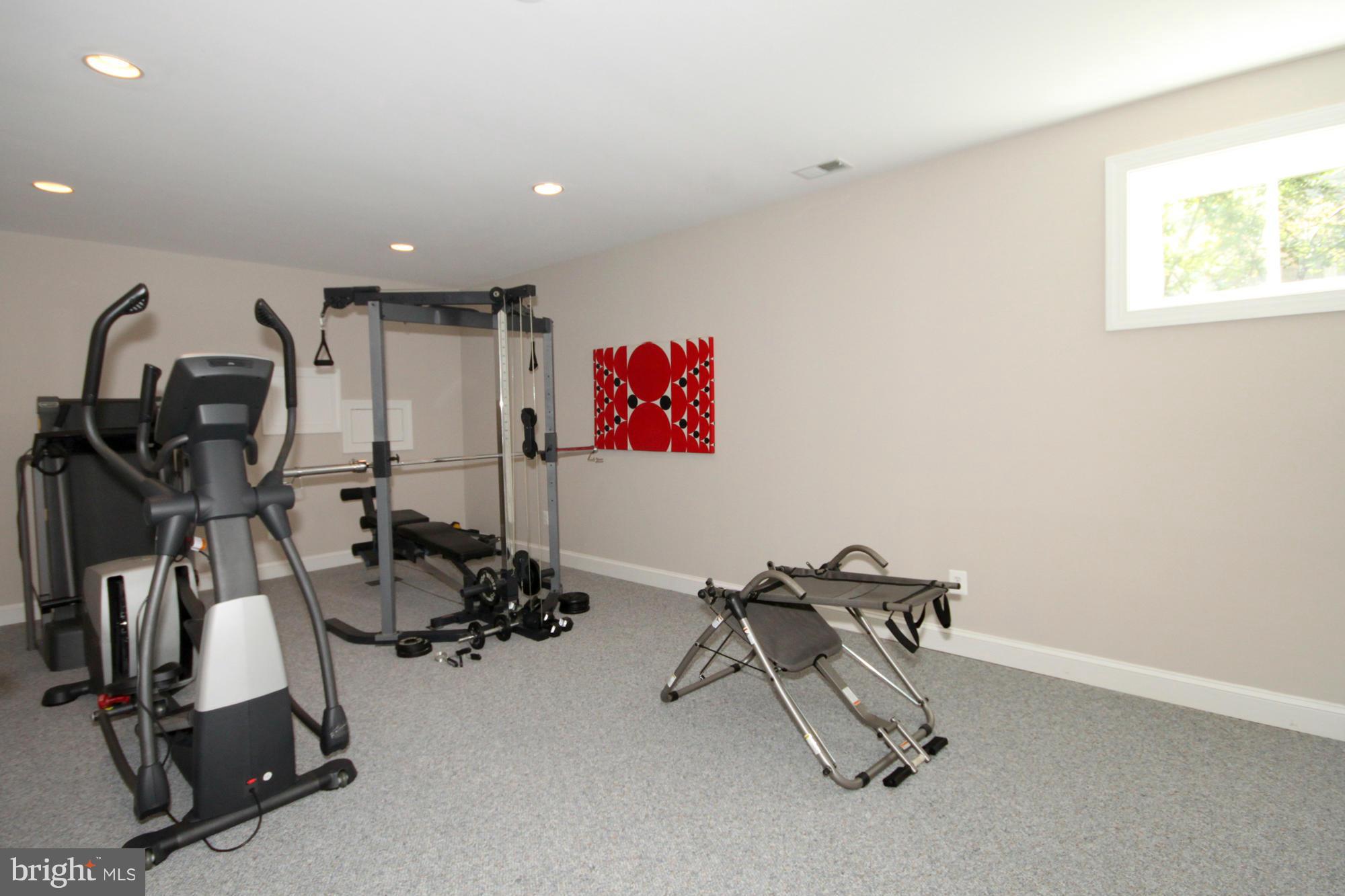 4048 Hunt Road Fairfax, VA 22032 - Photo 28 of 30 Den