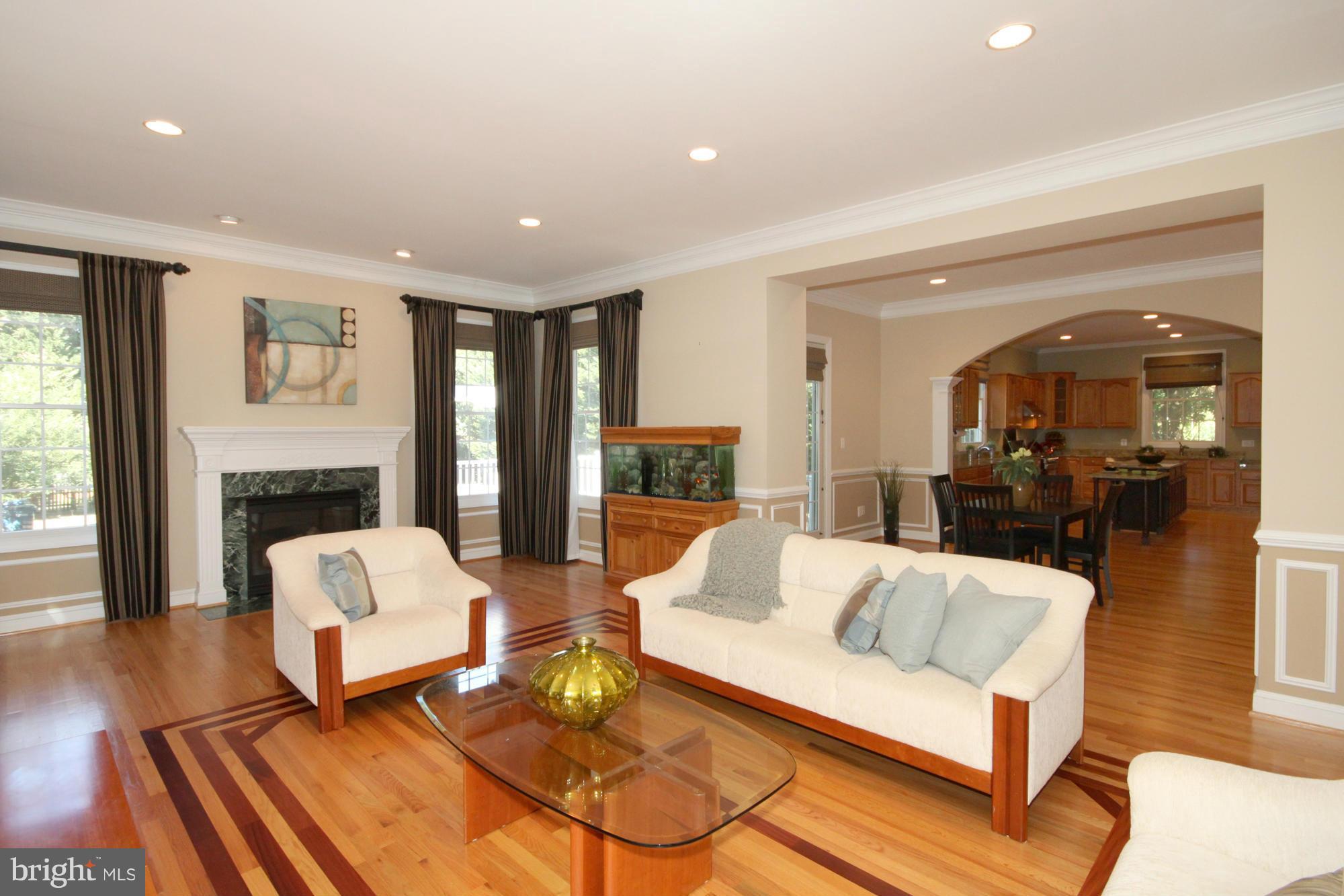 4048 Hunt Road Fairfax, VA 22032 - Photo 7 of 30 Family Room