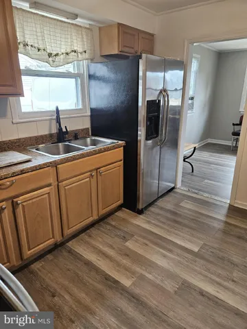 $2,300 | 185 Edge Avenue, New Castle, DE 19720