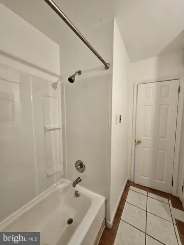 $2,300 | 185 Edge Avenue, New Castle, DE 19720