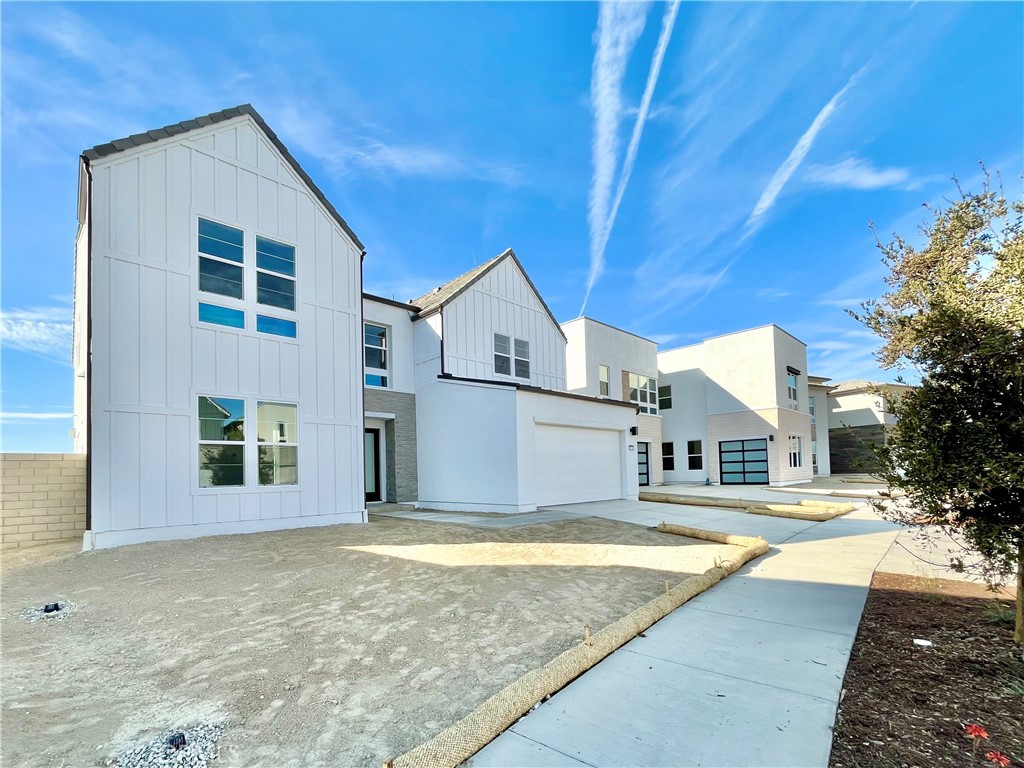 27557 Elderberry Drive Valencia, CA 91381 - Photo 37 of 39 a view of a house with swimming pool
