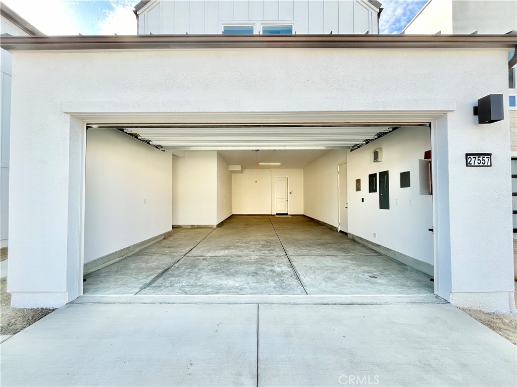 27557 Elderberry Drive Valencia, CA 91381 - Photo 38 of 39 a view of a garage