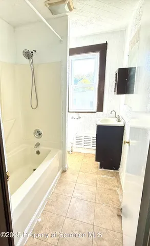 $1,600 | 1911 Luzerne Street, Scranton, PA 18504