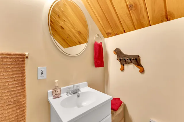 $399,900 | 54915 South Circle Drive, Idyllwild, CA 92549