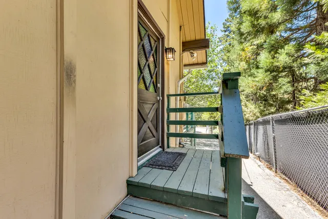 $399,900 | 54915 South Circle Drive, Idyllwild, CA 92549