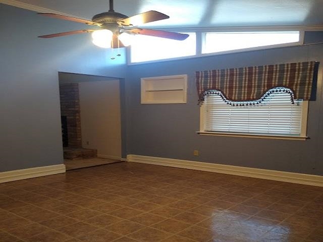 1435 East Holmes Road Memphis, TN 38116 - Photo 7 of 25 a view of entryway