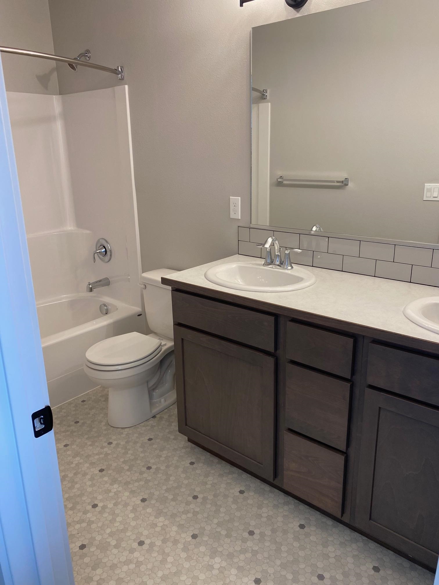 18718 East Riverside Avenue Spokane Valley, WA 99016 - Photo 15 of 20