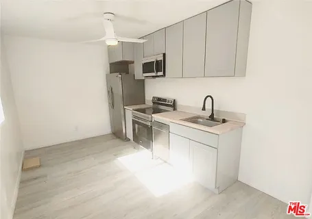 $1,070,000 | 7716 Owensmouth Avenue, Canoga Park, CA 91304