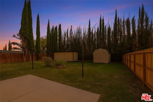 $1,100,000 | 7716 Owensmouth Avenue, Canoga Park, CA 91304